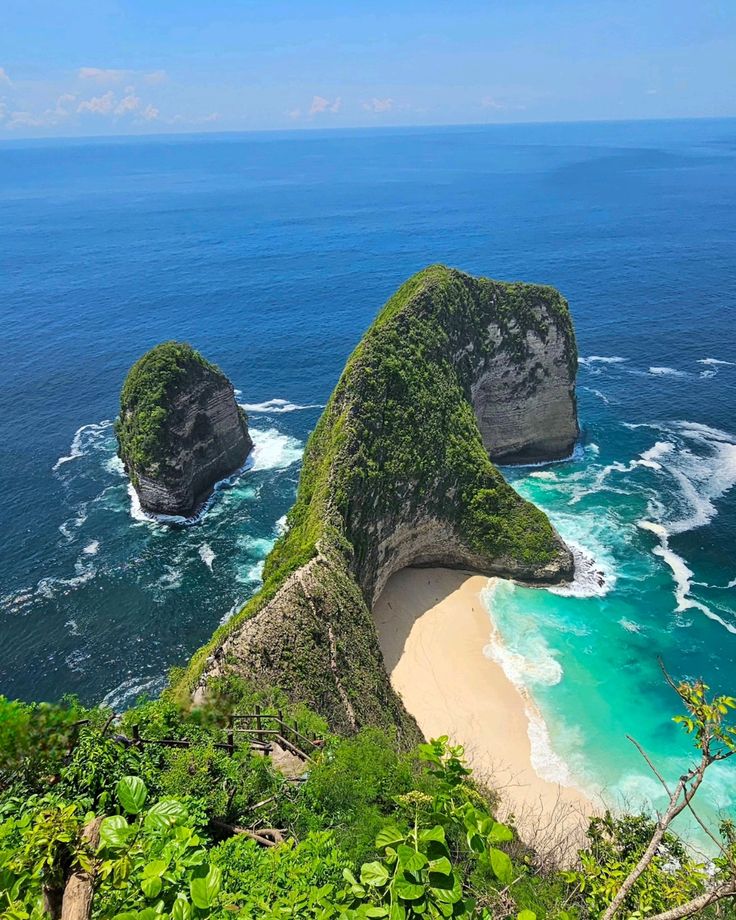 Kelingking beach in Nusa Penida 2024